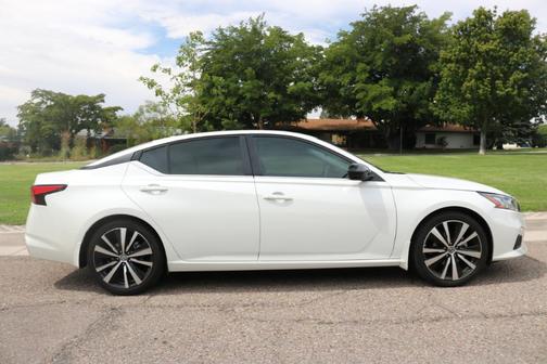 2022 Nissan Altima 2.5 SR