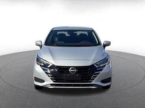 Brilliant Silver Metallic 2025 Nissan Versa 1.6 SV