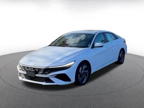 2025 Hyundai ELANTRA SEL