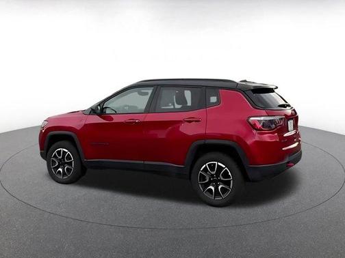 Red Hot Pearlcoat 2025 Jeep Compass Trailhawk