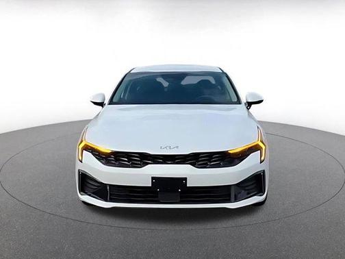 Snow White Pearl 2025 Kia K5 LXS