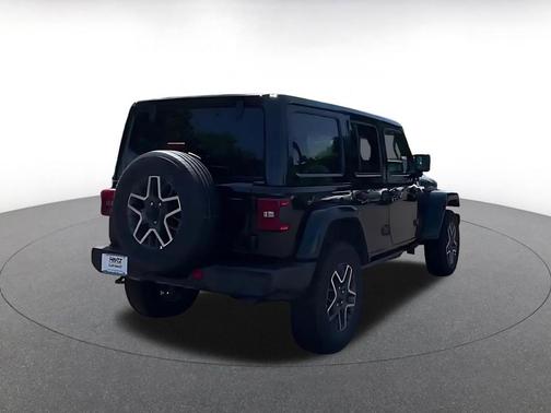 Black Clearcoat 2025 Jeep Wrangler 4-Door Sahara 4x4