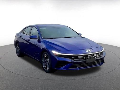 2025 Hyundai ELANTRA SEL