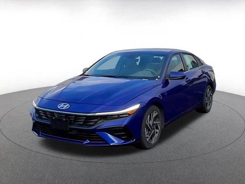 2025 Hyundai ELANTRA SEL