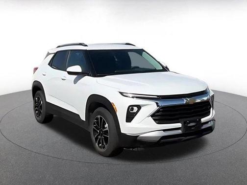 Summit White 2025 Chevrolet Trailblazer LT