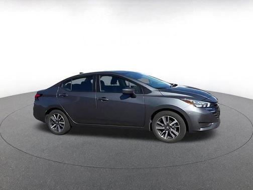 Gun Metallic 2025 Nissan Versa 1.6 SV