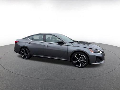2023 Nissan Altima SR FWD