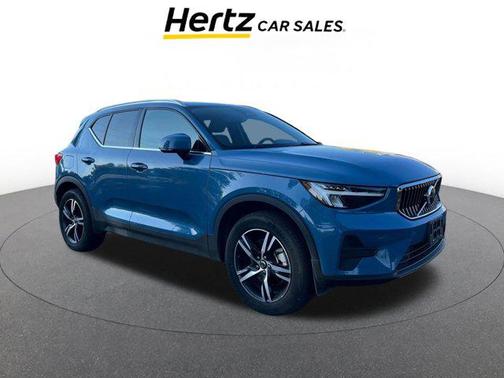 2024 Volvo XC40 CORE