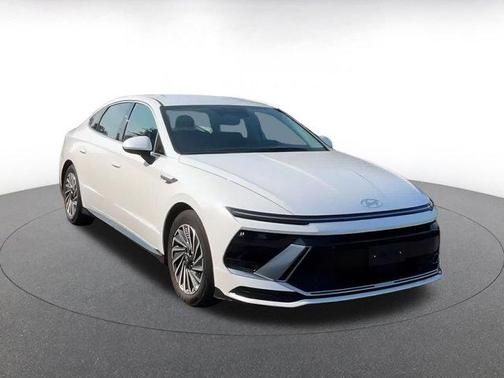 2024 Hyundai SONATA Hybrid SE
