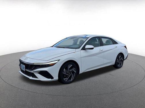 2025 Hyundai ELANTRA SEL