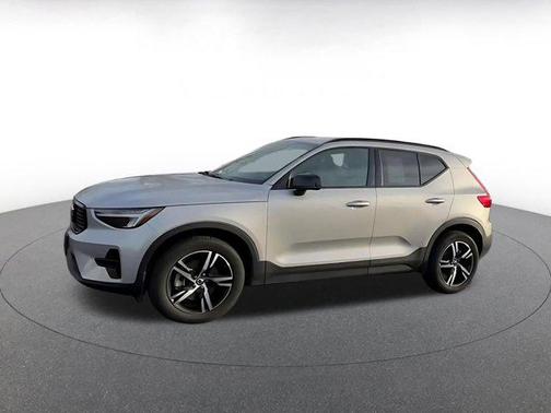 2024 Volvo XC40 CORE