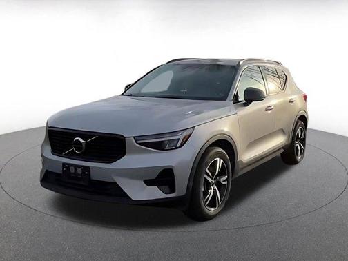2024 Volvo XC40 CORE