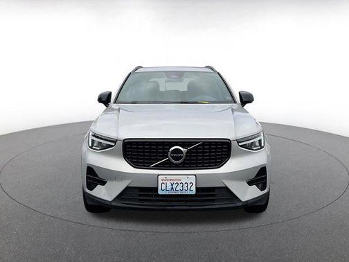 2024 Volvo XC40 CORE