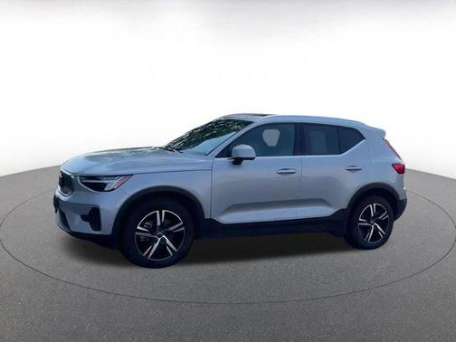 2024 Volvo XC40 CORE