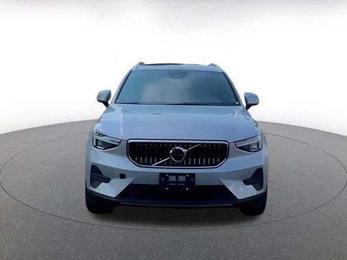 2024 Volvo XC40 CORE