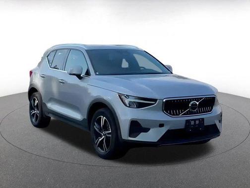 2024 Volvo XC40 CORE