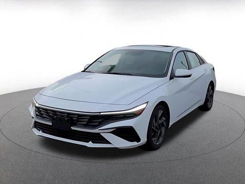 2025 Hyundai ELANTRA SEL
