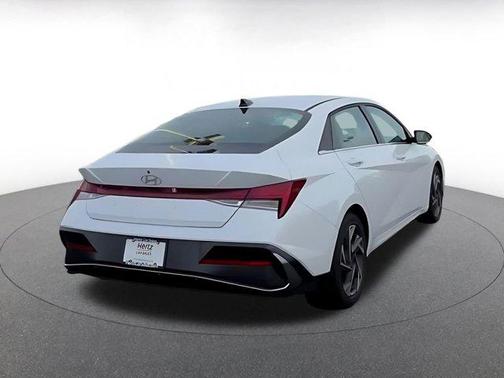 2025 Hyundai ELANTRA SEL