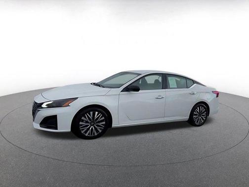 Glacier White 2025 Nissan Altima SV FWD