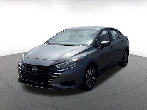 Gun Metallic 2025 Nissan Versa 1.6 SV
