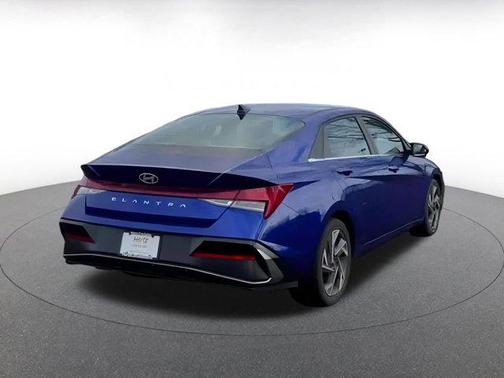2025 Hyundai ELANTRA SEL