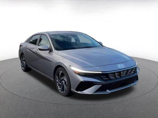 2025 Hyundai ELANTRA SEL