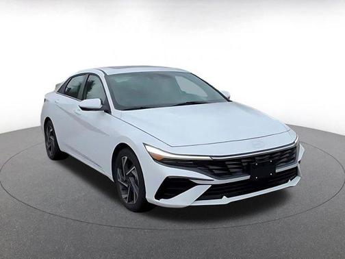 2025 Hyundai ELANTRA SEL