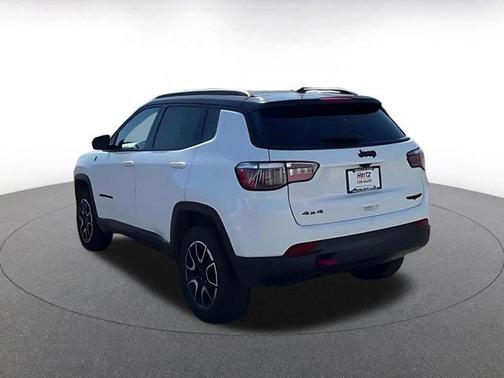 Bright White Clearcoat 2025 Jeep Compass Trailhawk