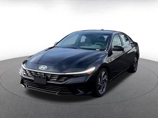 2025 Hyundai ELANTRA SEL