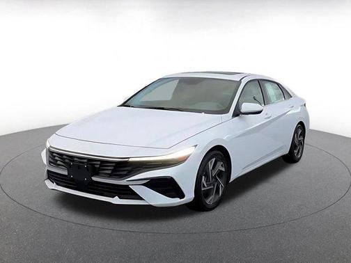 2025 Hyundai ELANTRA SEL