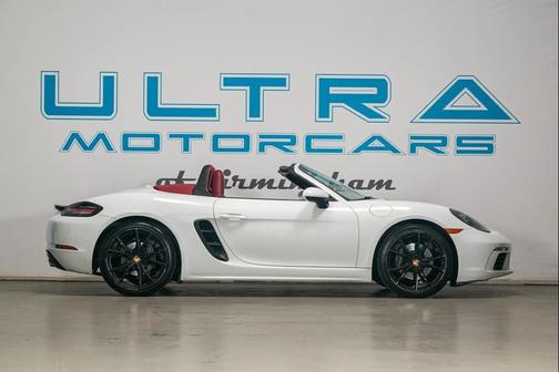 WHITE 2017 Porsche 718 Boxster Roadster