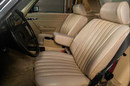 1985 Mercedes-Benz 380SL 