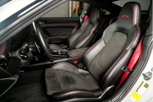 2023 Porsche 911 Carrera 4 GTS