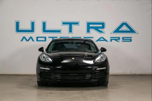 2015 Porsche Panamera 4