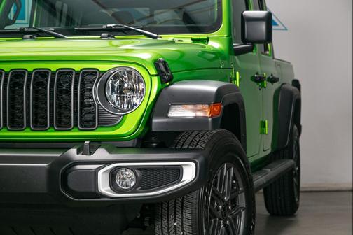 2025 Jeep Gladiator Sport S