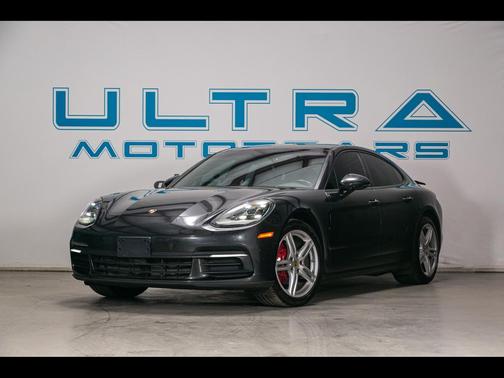 2018 Porsche Panamera 4