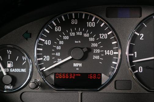 GREY 2002 BMW Z3 2.5i Roadster