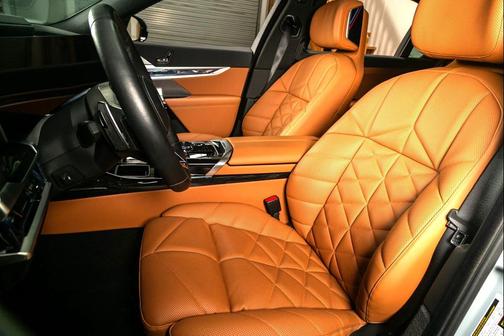 2024 BMW 740 i