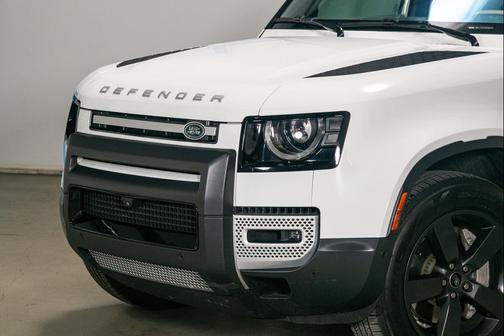 2021 Land Rover Defender 110 SE