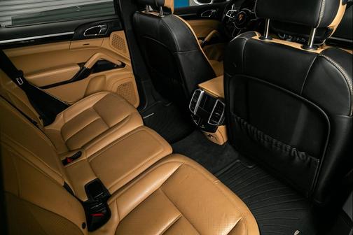 2016 Porsche Cayenne Cayenne