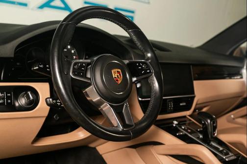 BLACK 2019 Porsche Cayenne Cayenne