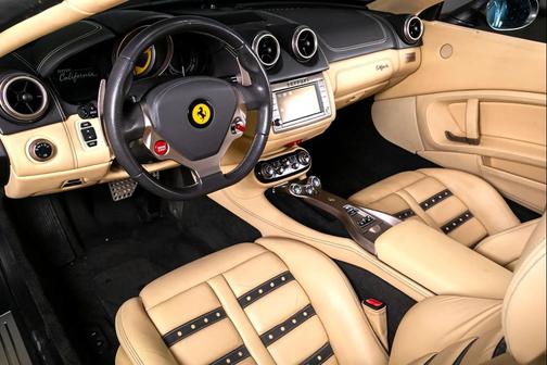 2011 Ferrari California Base