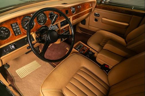 BLACK 1985 Rolls-Royce Silver Spur
