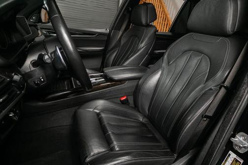 BLACK 2018 BMW X5 xDrive50i