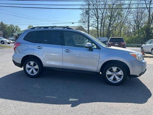 Ice Silver Metallic 2014 Subaru Forester 2.5i Premium