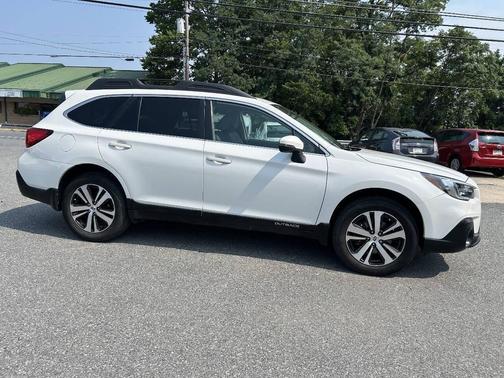Crystal White Pearl 2019 Subaru Outback 2.5i Limited