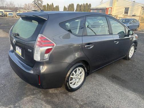 2016 Toyota Prius v Two