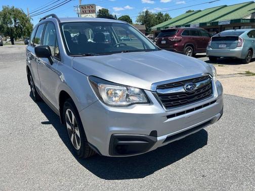 Ice Silver Metallic 2018 Subaru Forester 2.5i