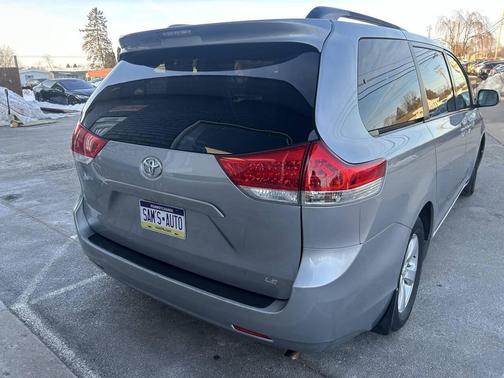 2013 Toyota Sienna LE