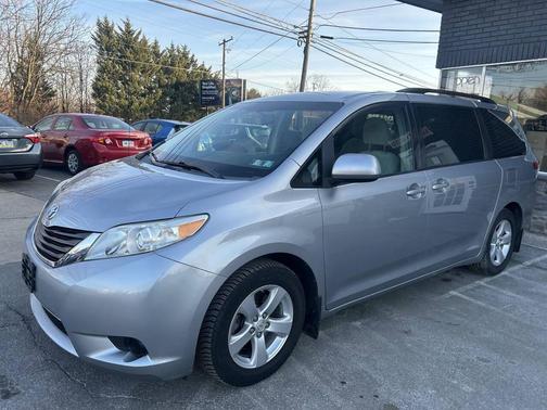 2013 Toyota Sienna LE